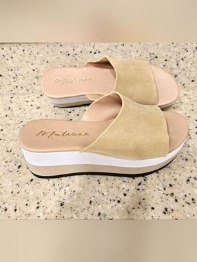 Matisse Camel And White Platform Slides